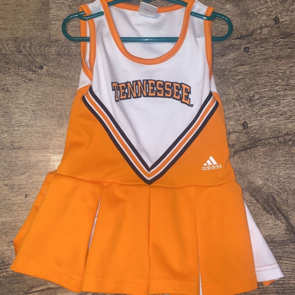 Tennessee orange cheerleading uniform